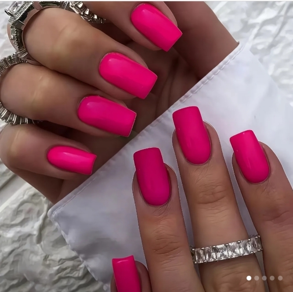 🔥3/$21 Vibrant Pink Press On Nail Set
